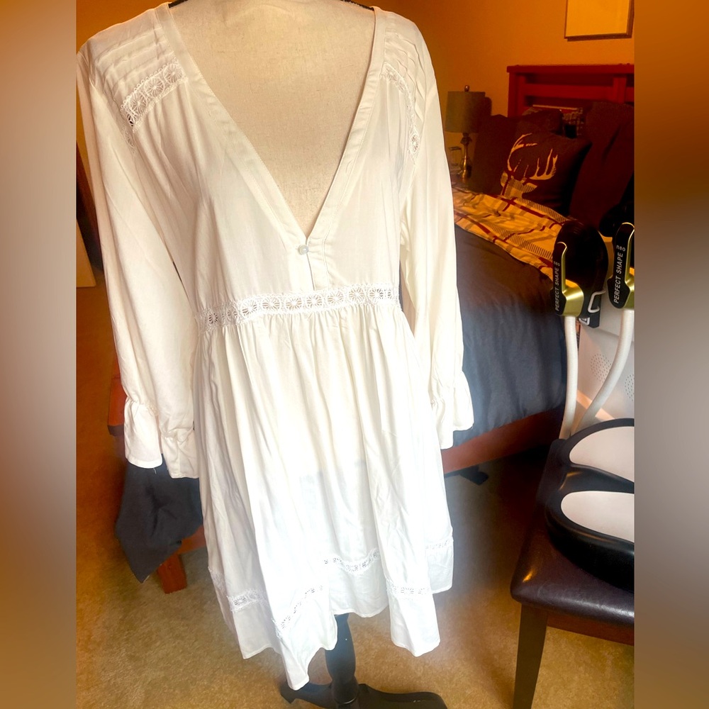 Almage Womans off white cover up size medium